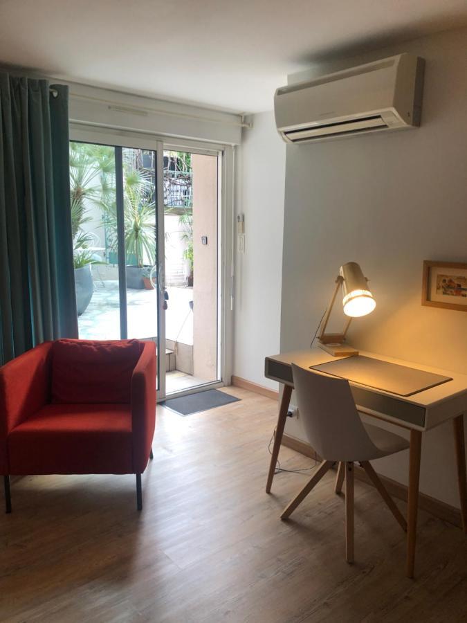 Couette Et Cafe Hotel Montpellier Bagian luar foto