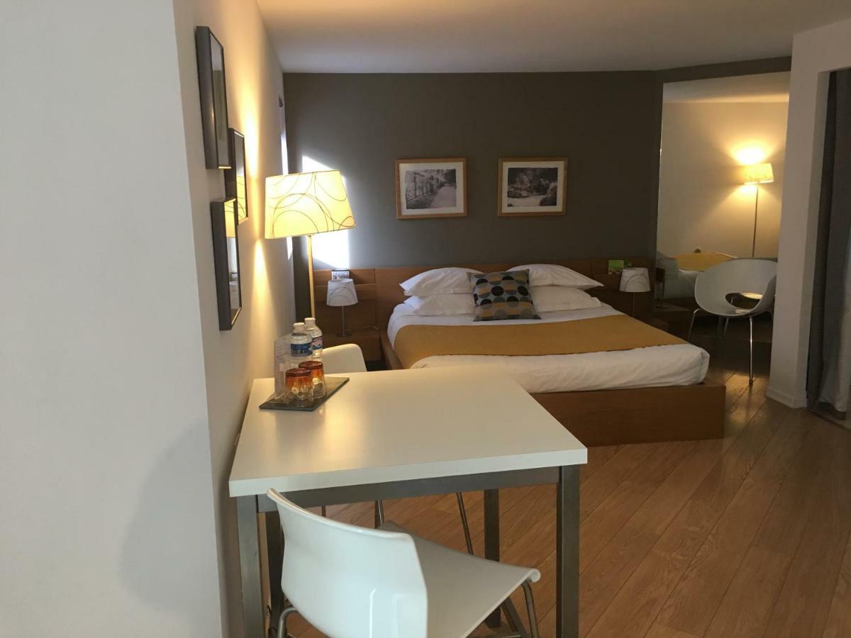 Couette Et Cafe Hotel Montpellier Bagian luar foto