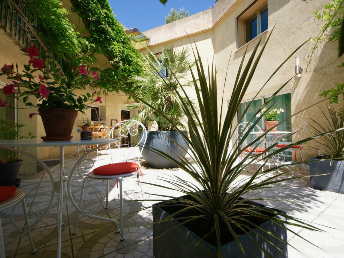 Couette Et Cafe Hotel Montpellier Bagian luar foto