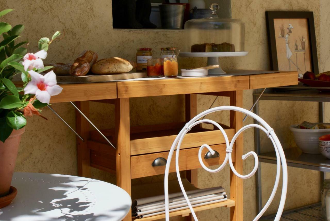 Couette Et Cafe Hotel Montpellier Bagian luar foto