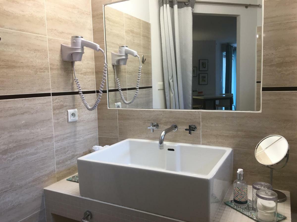 Couette Et Cafe Hotel Montpellier Bagian luar foto